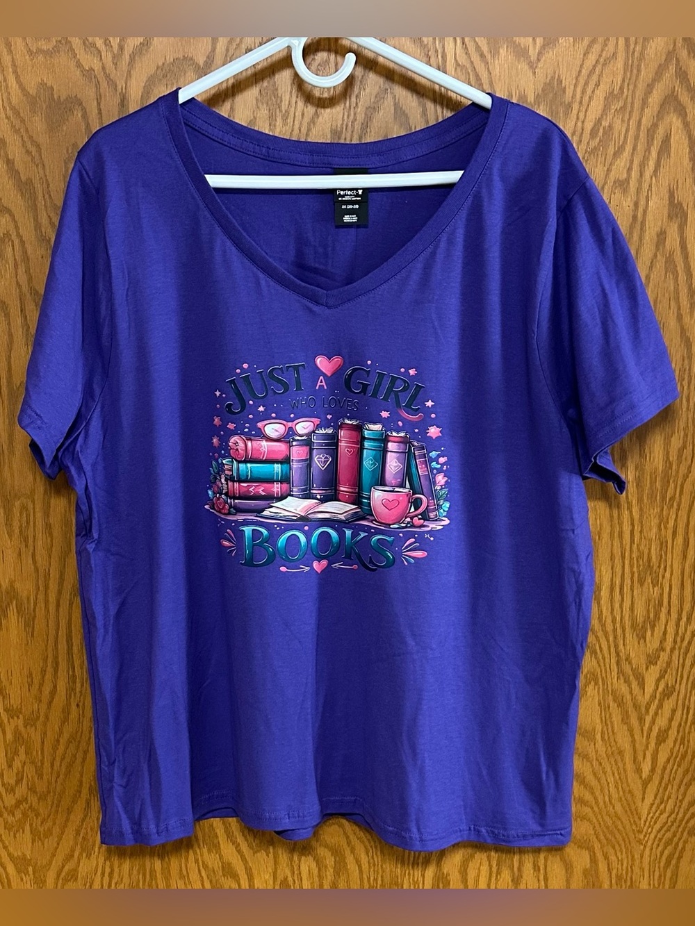 Book Lover V-Neck Graphic Tee - NIP